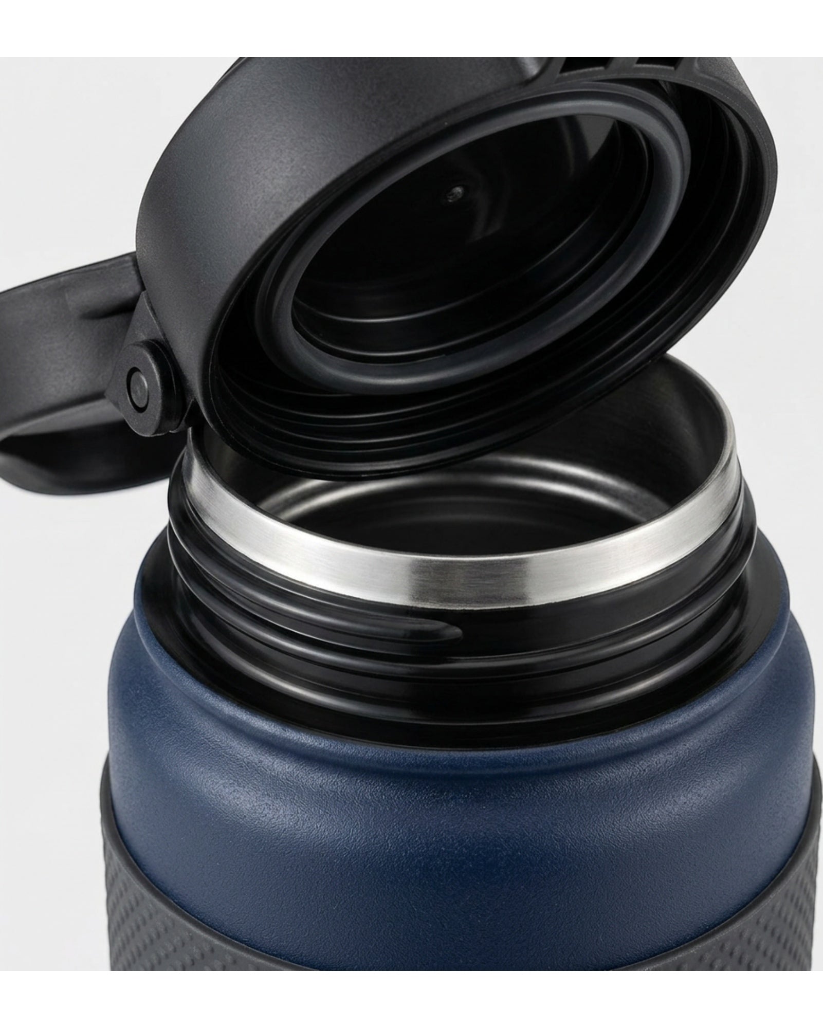 Paceru Vacuum Insulated Sports Bottle 20 fl oz Matte Navy Fold-Down Straw Lid - Detail view